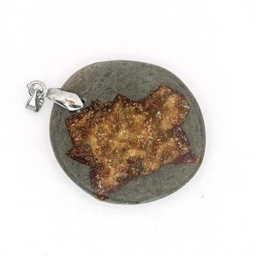 Кулон с глендонитом