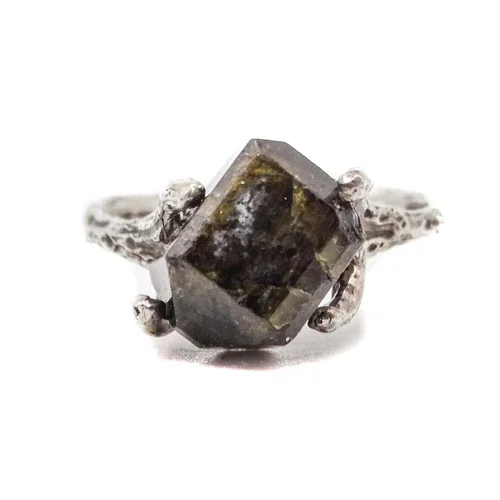 Кольцо вилуит